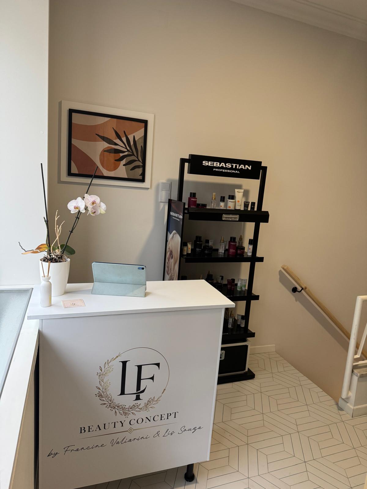 Balcão de receção do salão